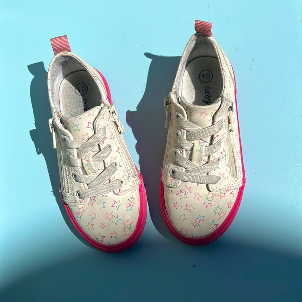 Sport shoes white and pink good conditions